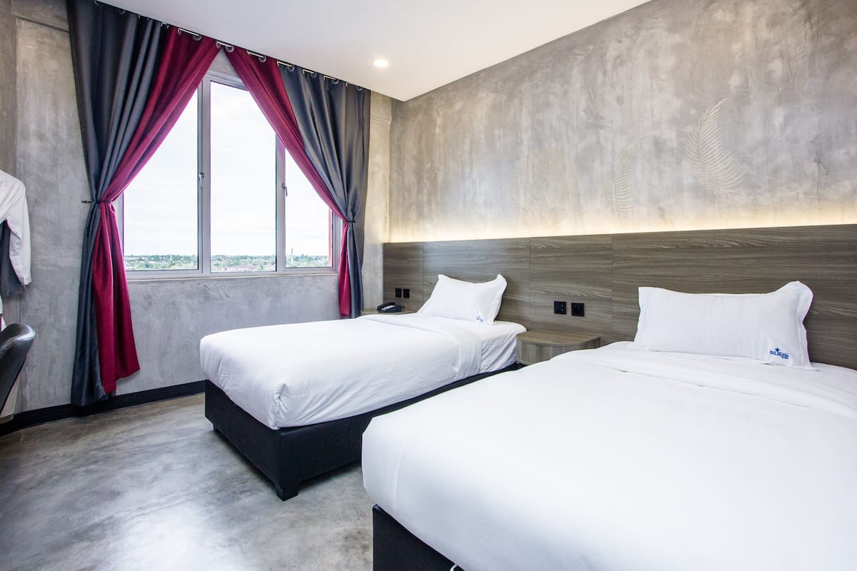 Superior Triple Room, City View