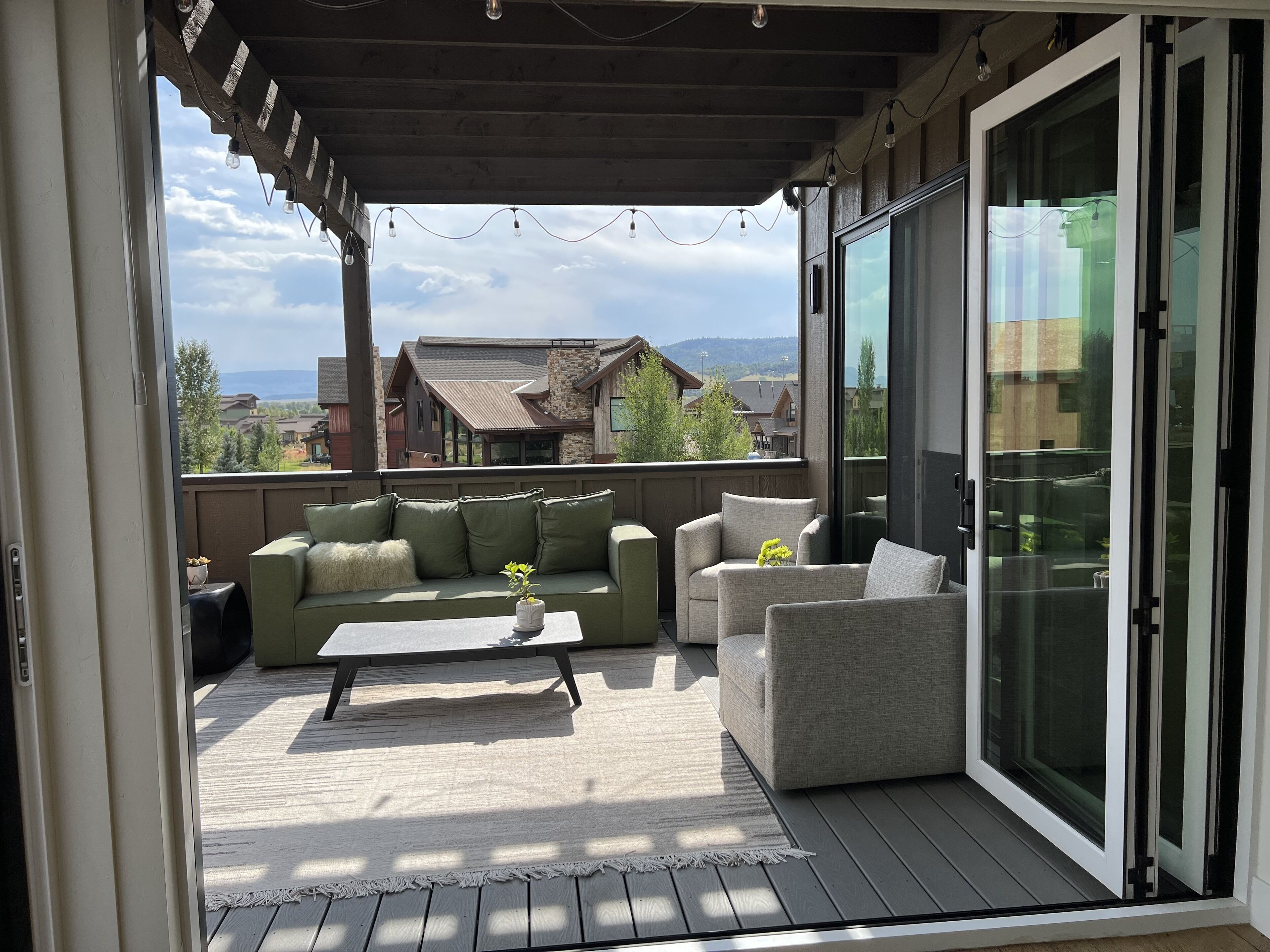 2021 Modern Ski House- Private Wildhorse Gondola to the Base. 