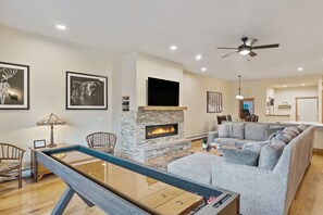Smart TV y chimenea