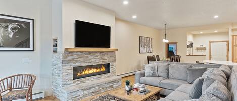 TV connectée, cheminée