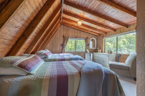 3 chambres, fer et planche à repasser, Wi-Fi, draps fournis