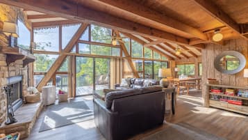 Téléviseur, foyer, lecteur de DVD