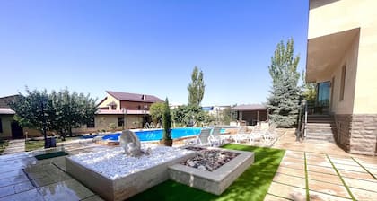 Stunning Villa Private Pool near Yerevan centre