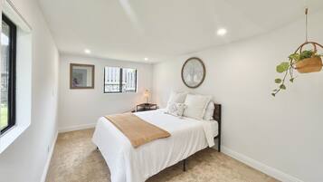 2 chambres, fer et planche à repasser, Wi-Fi, draps fournis