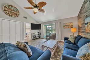 2 bedrooms, iron/ironing board, WiFi, bed sheets - Chateau La Mer 1603, Private Beach Access (Destin)