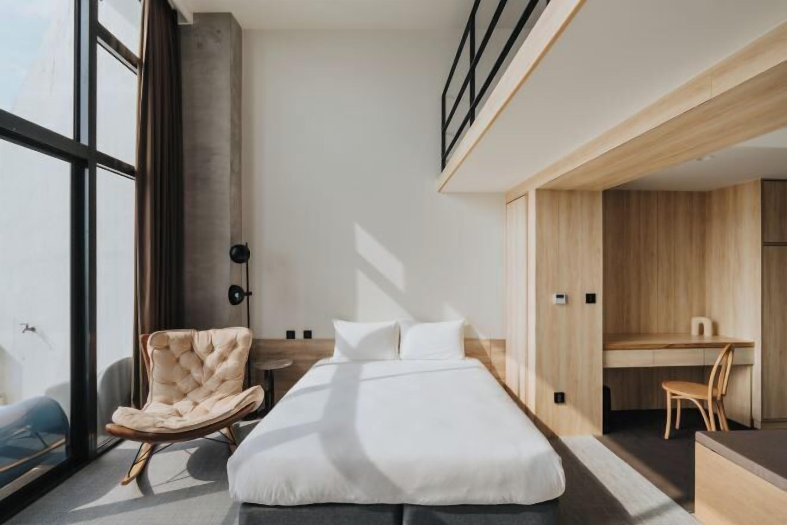 Couette en duvet, rideaux d’obscurcissement, accès au Wi-Fi (inclus)