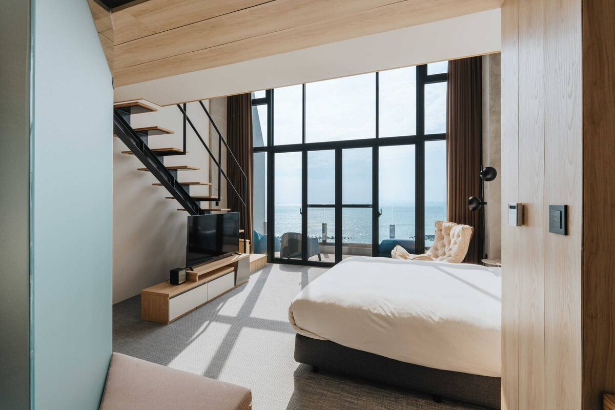 Signature Loft, Balcony, Ocean View | Down duvets, blackout curtains, free WiFi, bed sheets