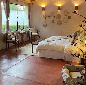 Standard Room, 1 King Bed | 1 bedroom, bed sheets