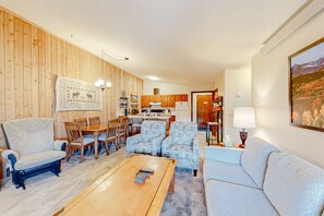 TV, peis, DVD-spiller og fotballspill