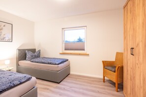 2 chambres, fer et planche à repasser, Wi-Fi gratuit, draps fournis