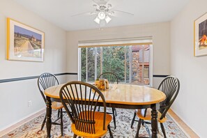 Dining - Spacious, bright Frisco 3BD 3BA with beautiful views 1 block from center of town (Frisco)