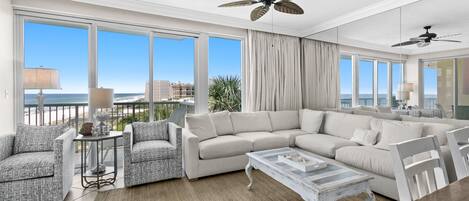 Smart TV, reproductor de DVD, libros y videoteca