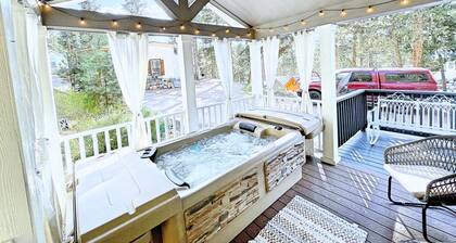 Boutique Tiny Home! Hot Tub near Pikes Peak