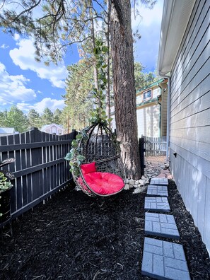 Property grounds - Boutique Tiny Home! Hot Tub near Pikes Peak (Woodland Park)