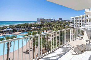 Property grounds - The Crescent 308 (Miramar Beach)