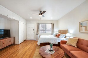 1 chambre, coffres-forts dans les chambres, fer et planche à repasser