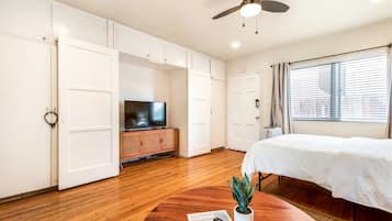 1 bedroom, in-room safe, iron/ironing board, free WiFi
