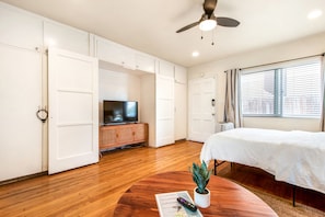 1 chambre, coffres-forts dans les chambres, fer et planche à repasser