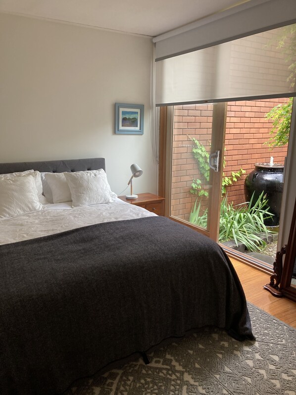 2 bedrooms, desk, iron/ironing board, free WiFi