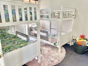 3 Schlafzimmer, Bügeleisen/Bügelbrett, Reisekinderbett, kostenloses WLAN