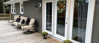 Deer Trail Cabin ~ Mtn views ~ Firepit ~ Hiking