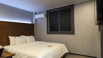 Free WiFi, bed sheets