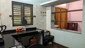 Unclassified image, 3 of 8, button