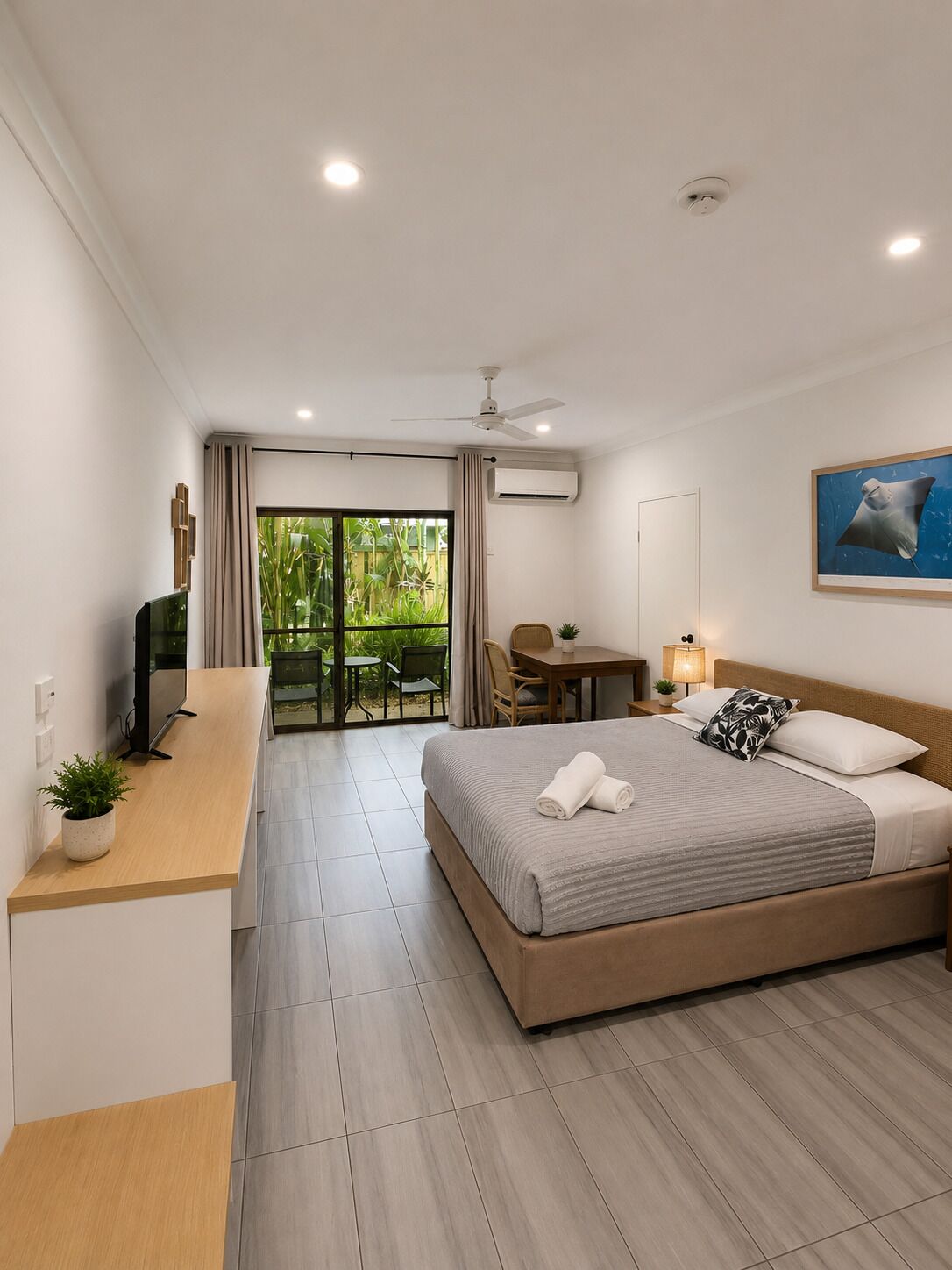 Quarto casal | Wi-Fi de cortesia, roupa de cama