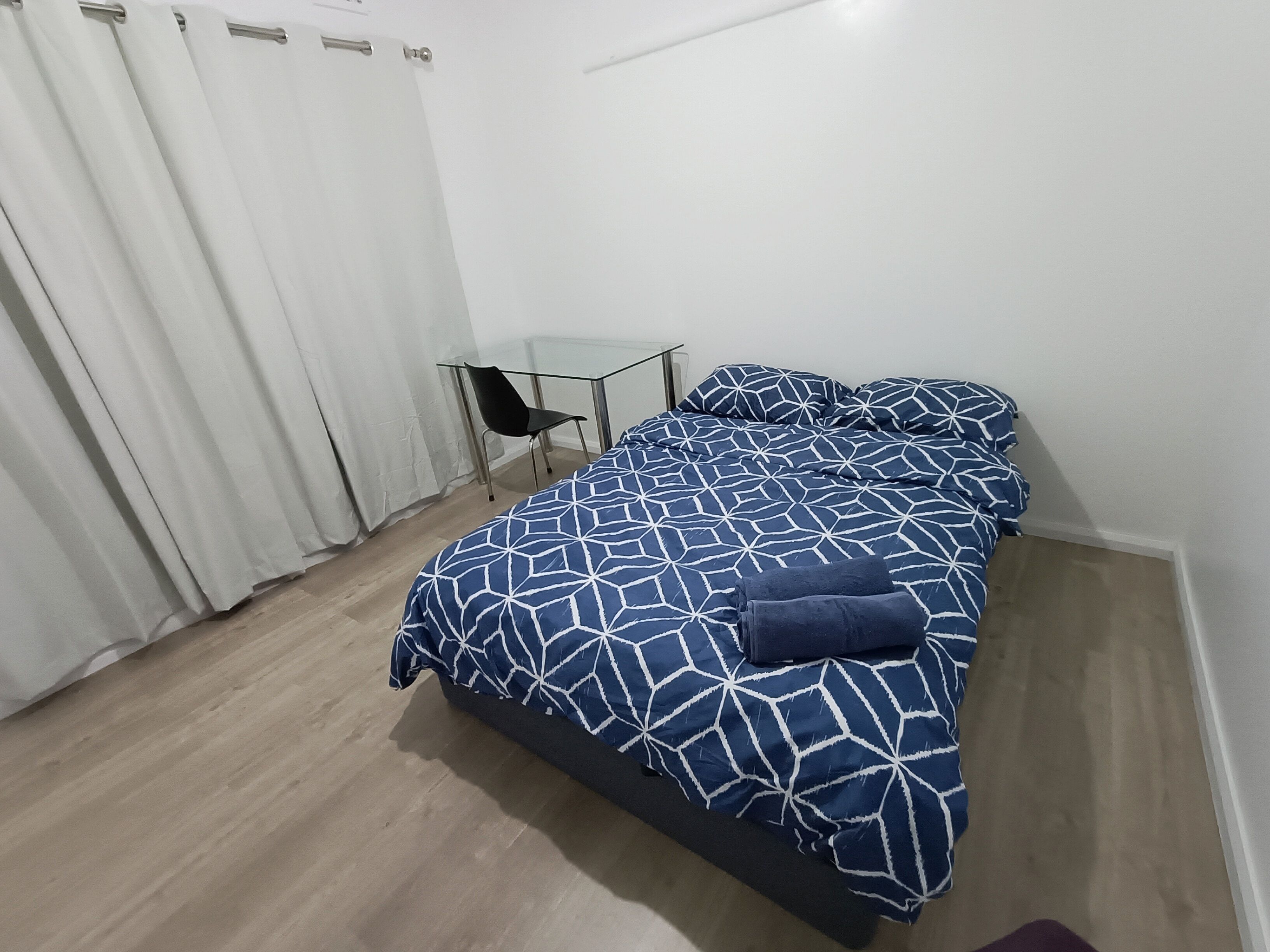 3 bedrooms, desk, iron/ironing board, free WiFi