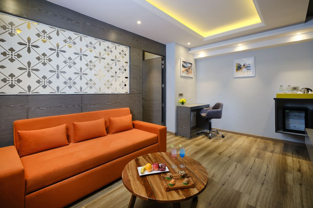 Zone Suite | Living area | 43-inch LED TV with satellite channels, TV