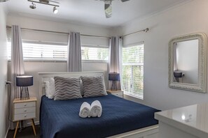 2 bedrooms, iron/ironing board, travel cot, free WiFi