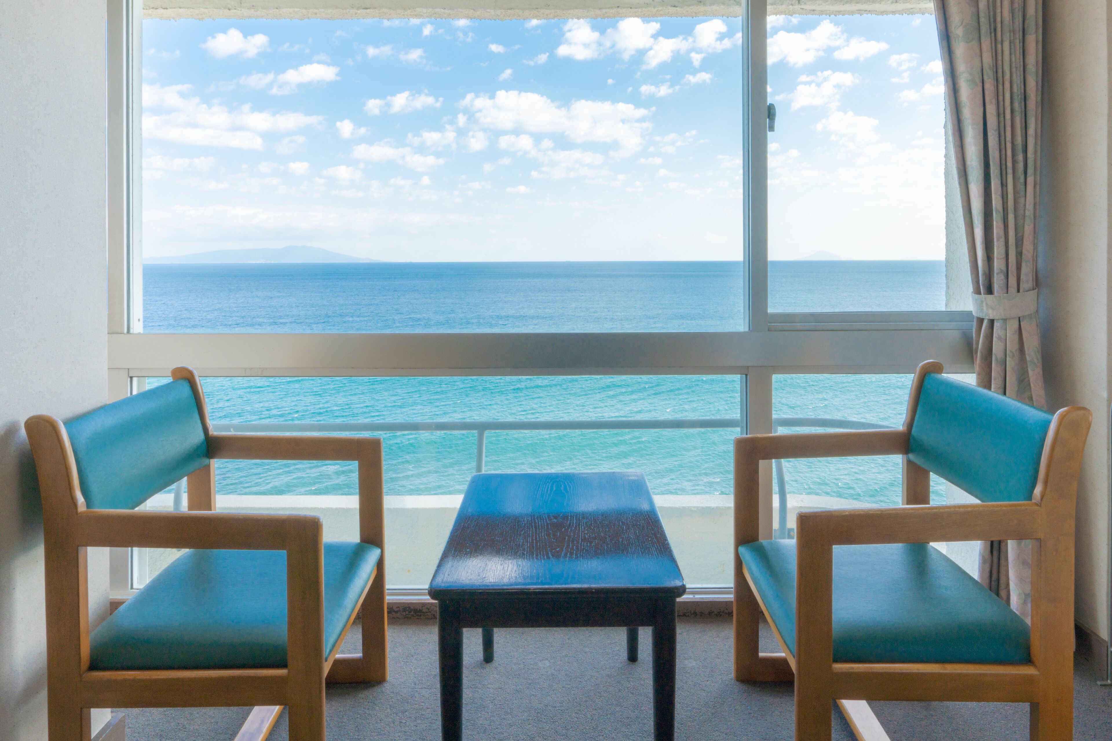 Family Room, Ocean View | In-room safe, bed sheets