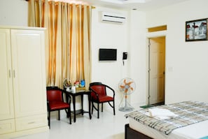 Deluxe Double Room - Lan Anh Hotel (Ho Chi Minh City)