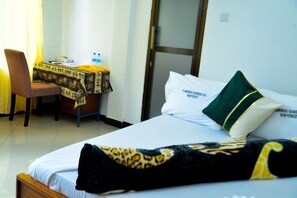 Standard Double Room | Living area