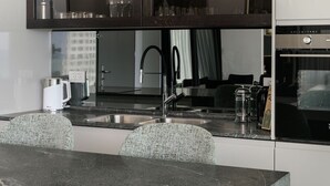 Deluxe Apartment | Private kitchen | Full-sized fridge, microwave, oven, stovetop - Luxury with Terrace & Sea View by FeelHome (Tel Aviv)