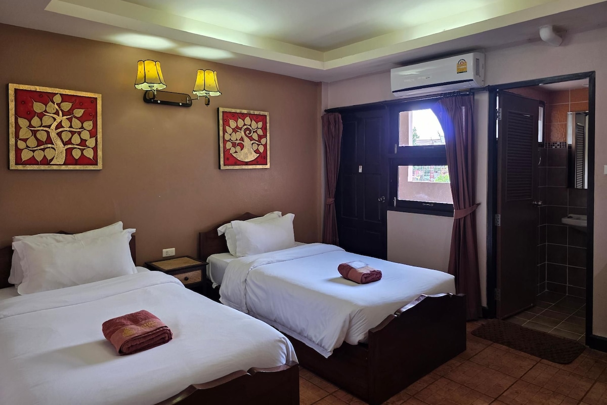 Standard Twin Room - 2nd Floor, Balcony | Desk, free WiFi, individually decorated, individually furnished