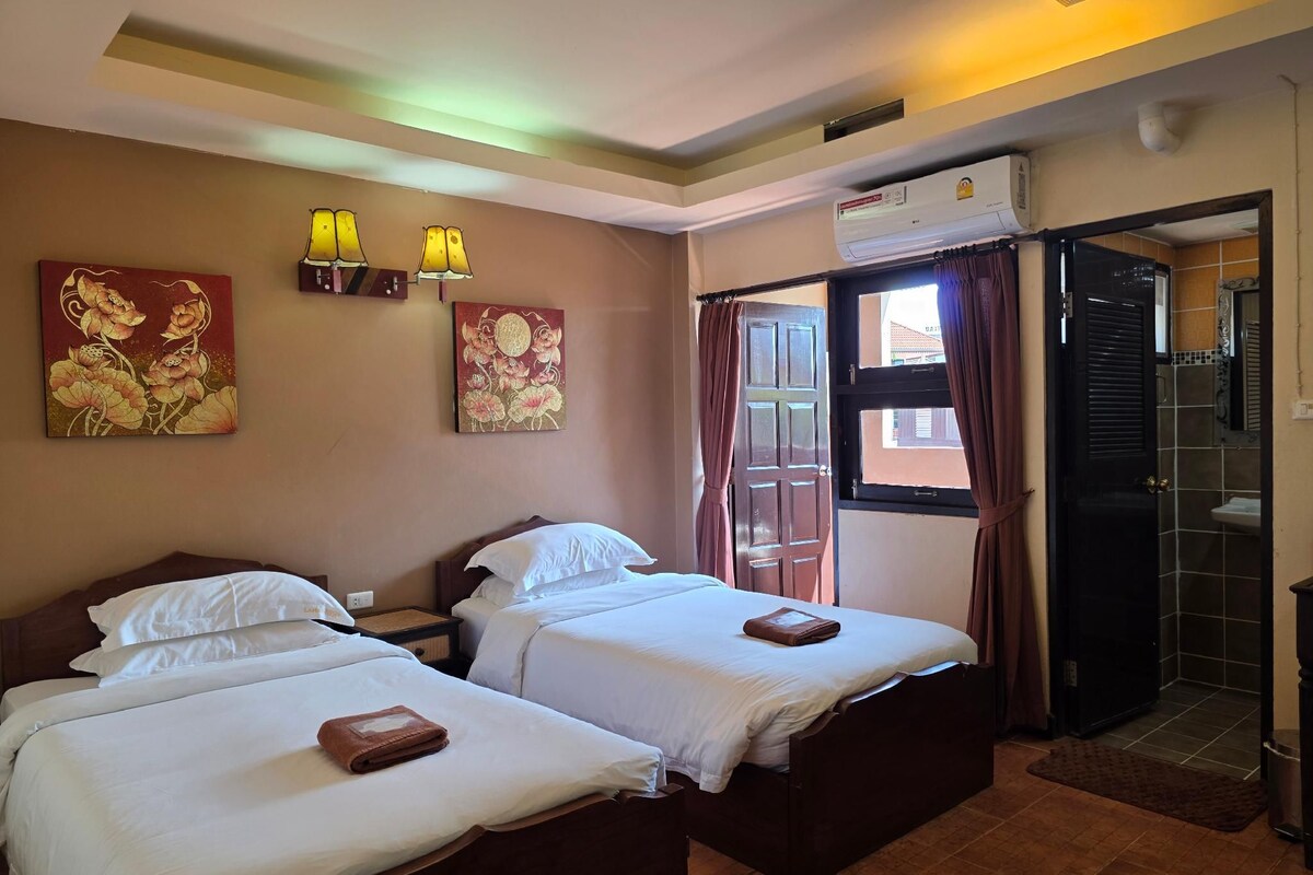 Standard Twin Room - 3rd Floor, Pool View, Balcony | Desk, free WiFi, individually decorated, individually furnished