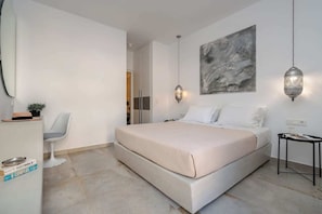 5 bedrooms, iron/ironing board, travel crib, free WiFi
