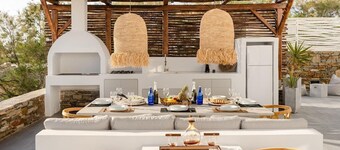 Beach House on Plaka Beach, Pool/Jacuzzi