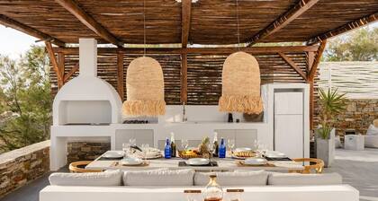 Beach House on Plaka Beach, Pool/Jacuzzi