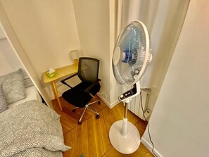 1 bedroom, desk, free WiFi, bed sheets