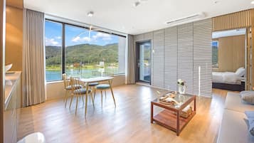 Basic Room, 1 Bedroom (401(Riverview))