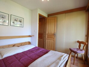 2 bedrooms