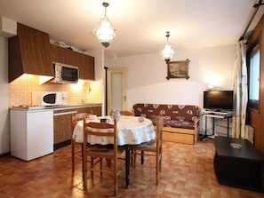 Interior - Spacious studio 4 ppl, double bed, slopes, parking (Les Carroz d'Arâches)