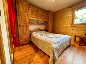 2 bedrooms