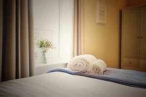 2 bedrooms, desk, iron/ironing board, travel cot