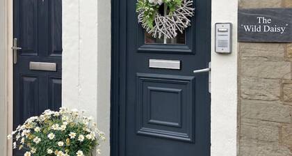 Great apartment 5 mins walk to shops and bars.