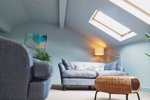 Smart TV, reproductor de DVD, libros y videoteca 