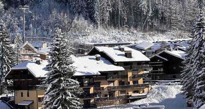 Cozy Studio for 4 Near Ski Lifts with Mountain Views