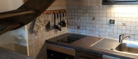 Microwave, dishwasher